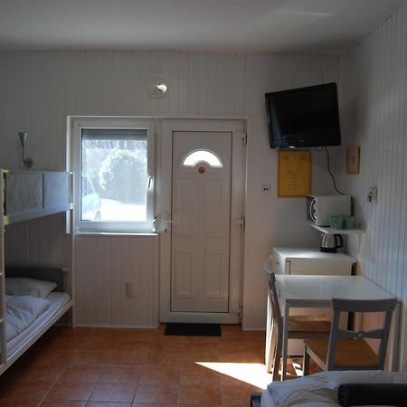 Autoscsarda Es Panzio Hotel Makó Buitenkant foto