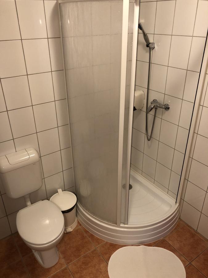 Autoscsarda Es Panzio Hotel Makó Buitenkant foto